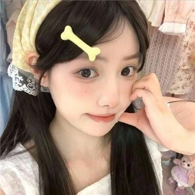 深深腥红